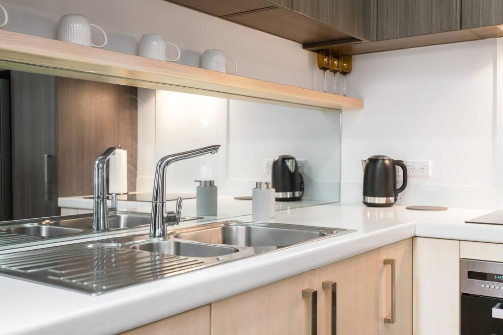 Convenient Urban Townhouse 2 Carparks Available Apartman Christchurch Kültér fotó