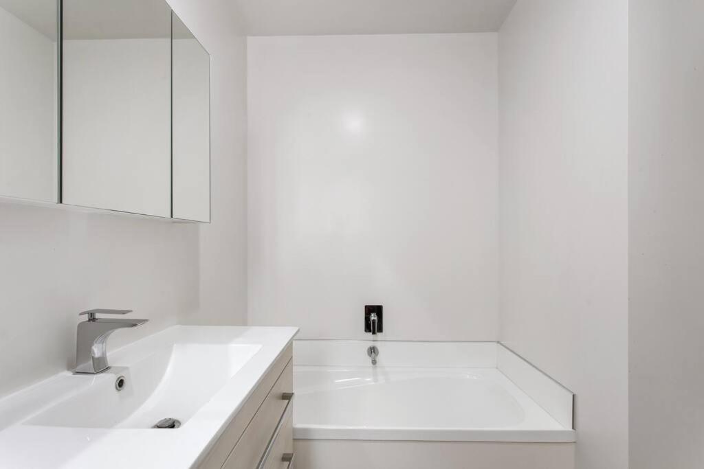 Convenient Urban Townhouse 2 Carparks Available Apartman Christchurch Kültér fotó